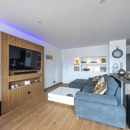 Le Penthouse Des Ours דירה *